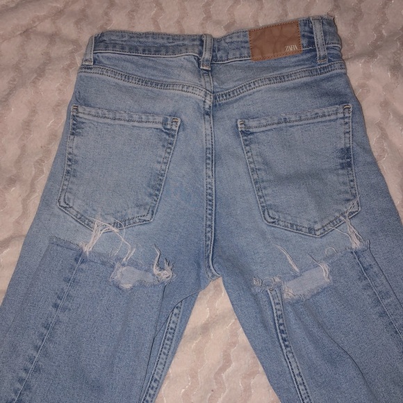 New Zara Skinny Jean with Distressed Ends. Only worn once. - Picture 2 of 3